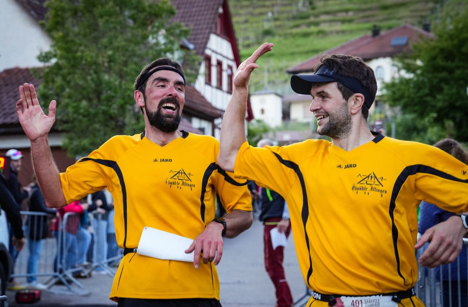 Wie geölt durch die Roßwager Weinberge
