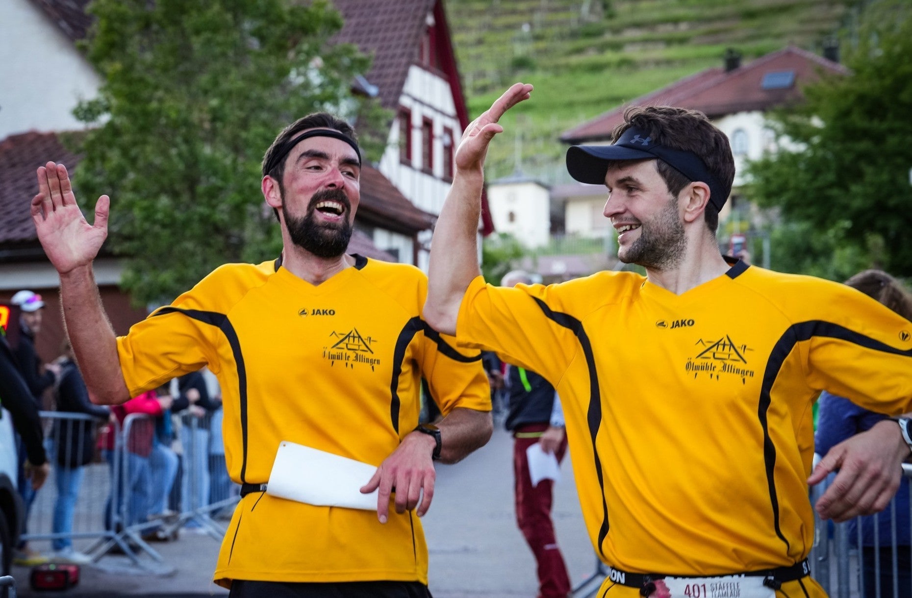 Wie geölt durch die Roßwager Weinberge